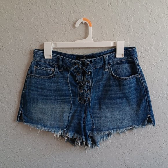 Hollister jean shorts - size 30 - Picture 1 of 5